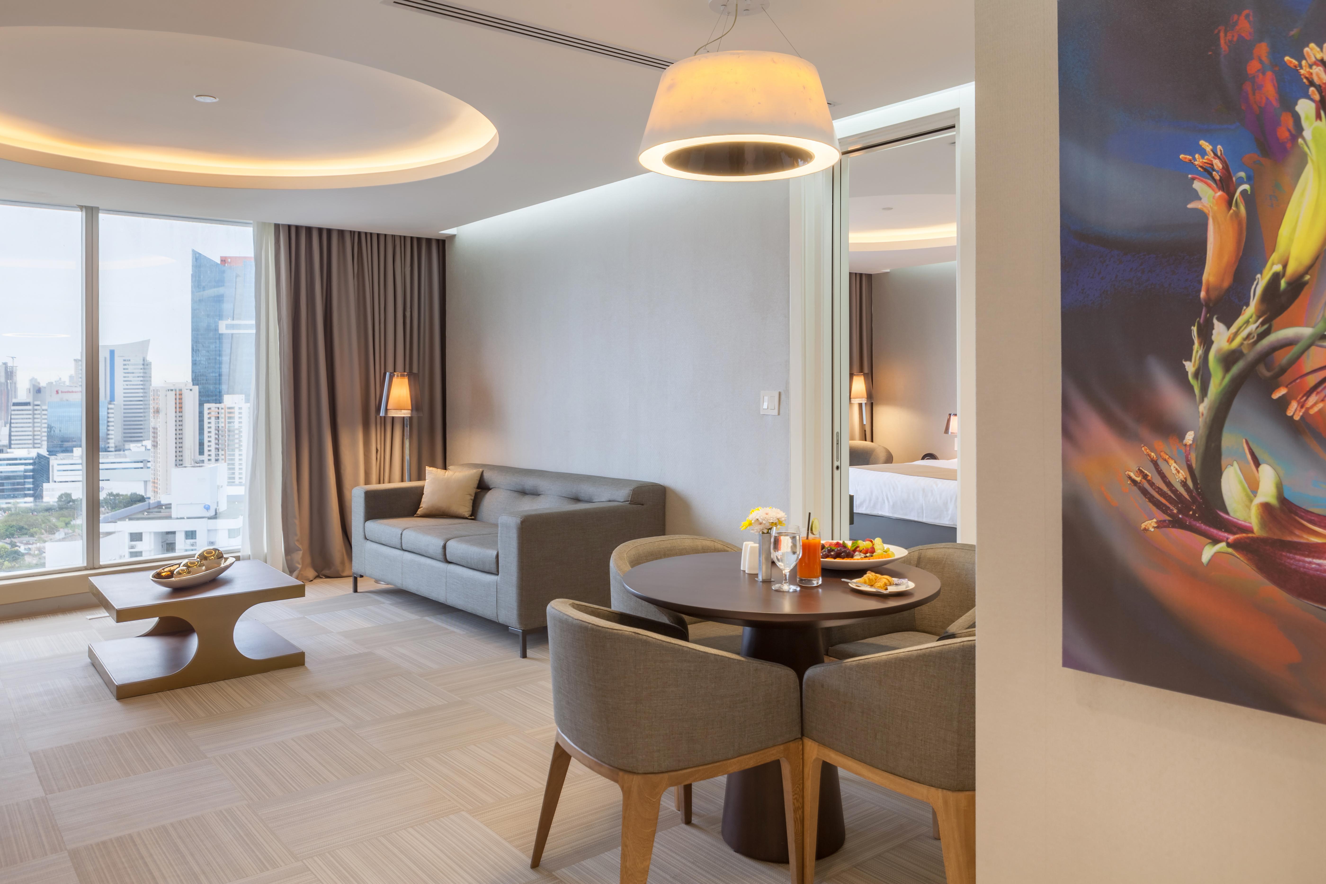 Hotel Las Americas Golden Tower Panama Экстерьер фото A suite at the hotel