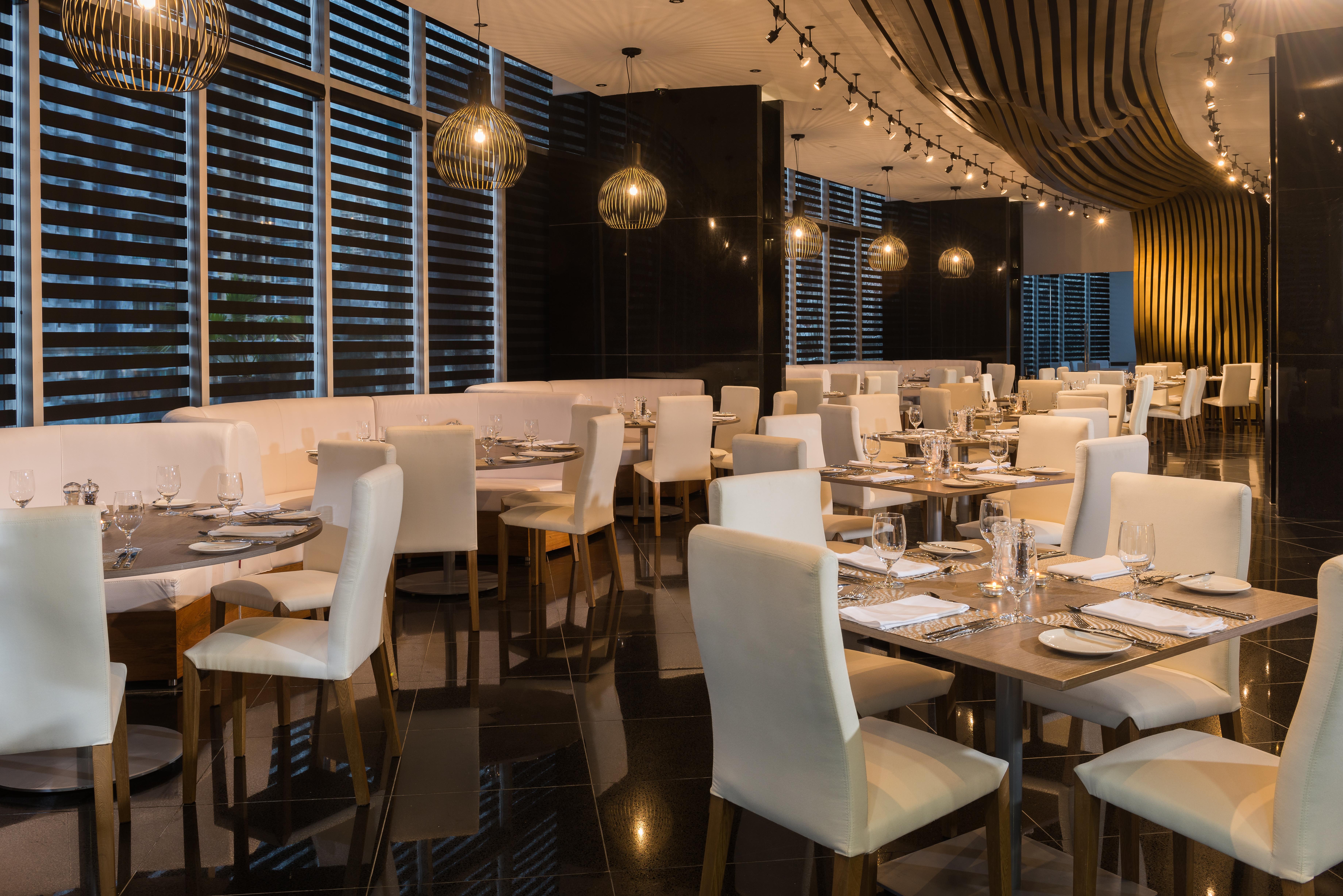Hotel Las Americas Golden Tower Panama Экстерьер фото The interior of the restaurant
