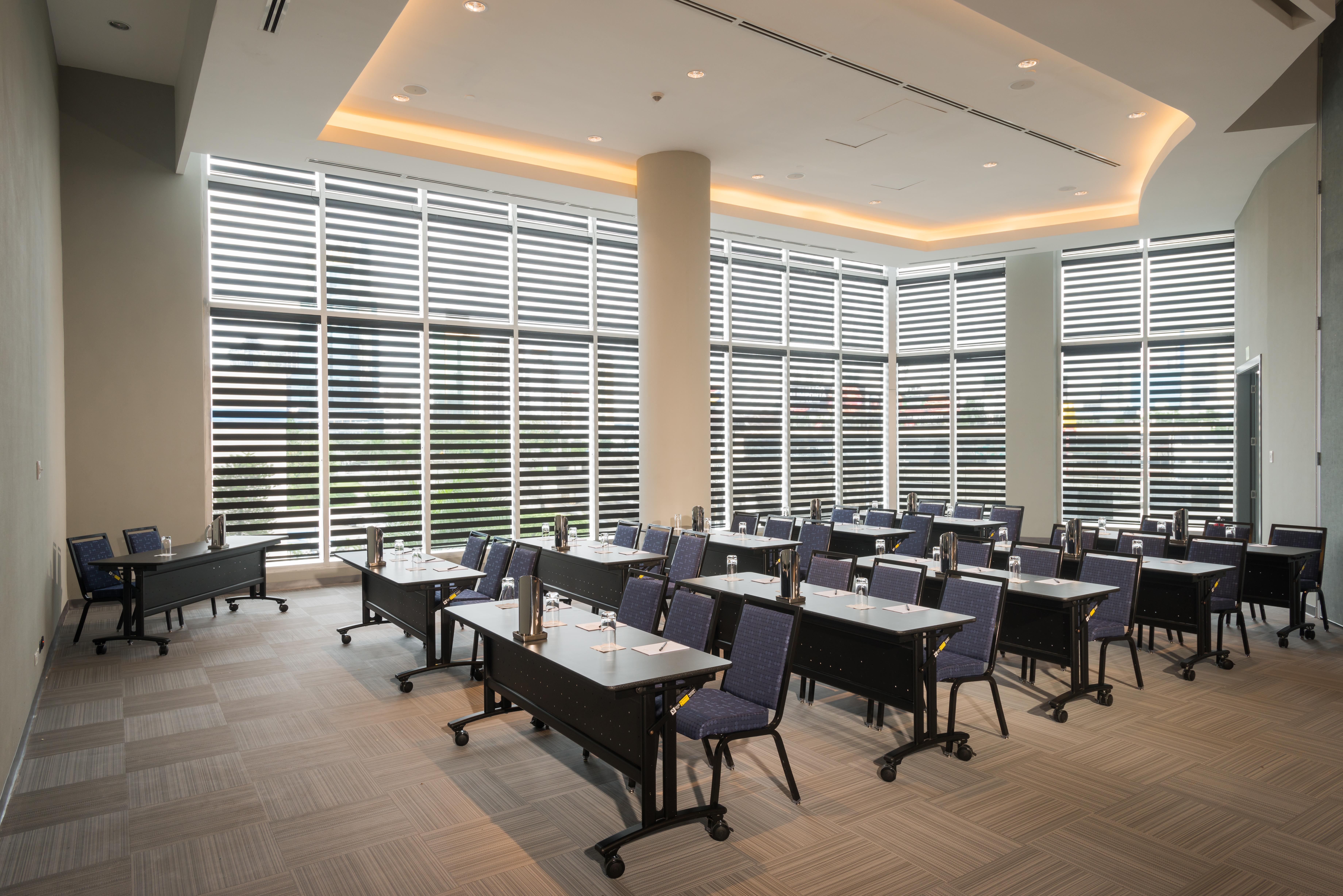 Hotel Las Americas Golden Tower Panama Экстерьер фото The meeting room